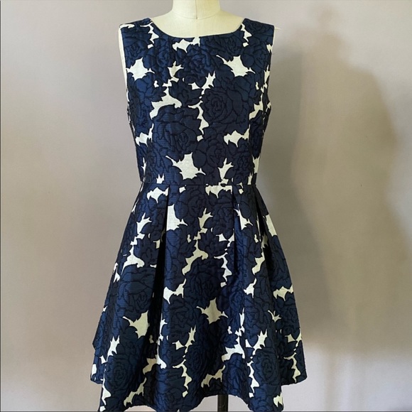 Beautiful Patterned dark blue and white Dress - Picture 13 of 13